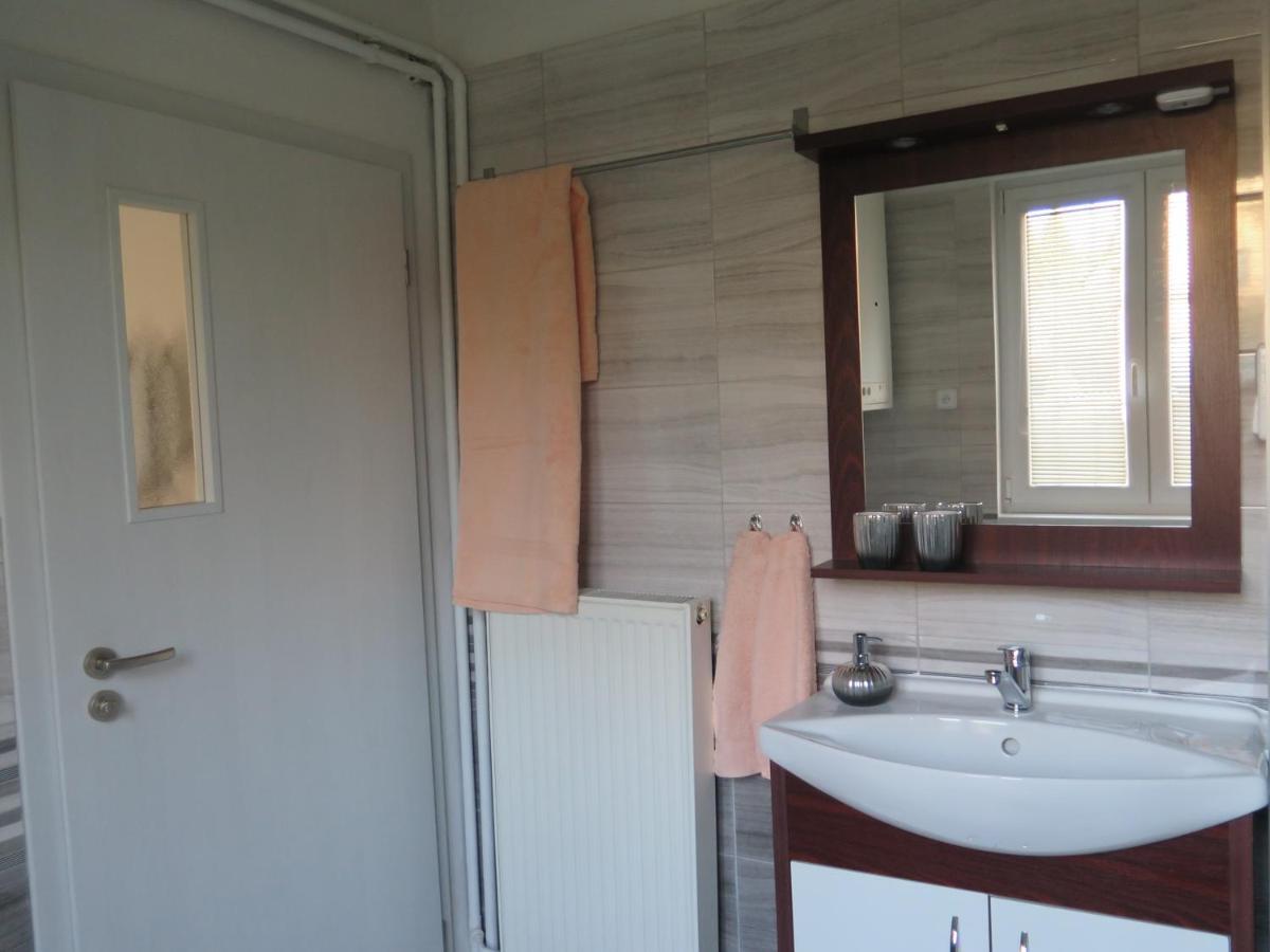 Apartman Hruba Skala Exterior photo